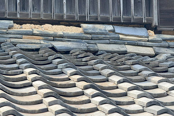 瓦のずれ・崩れ